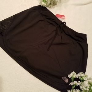 NEW* The North Face Short/Skirt